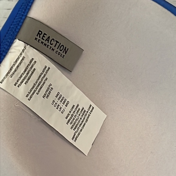 Kenneth Cole Reaction Cobalt Blue Padded Swimsuit Halter Bikini Top Size 38D - Picture 5 of 7